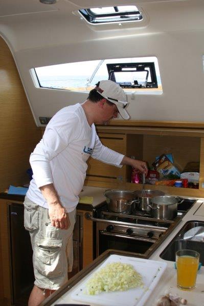 le chef du cuisine sur bateau à voile monsieur Hodža